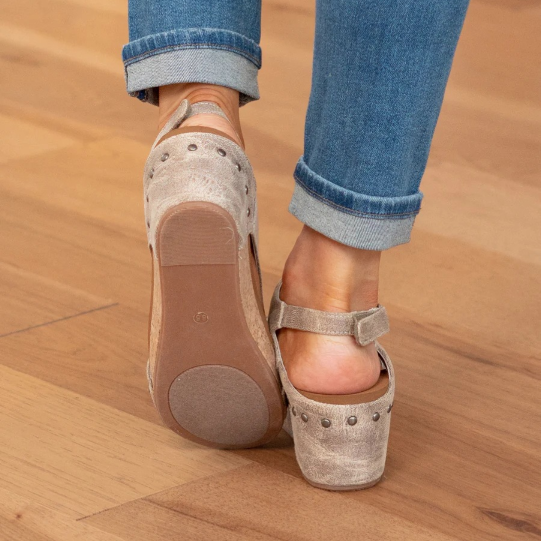 Divifa Linda Suede Wedge Sandals