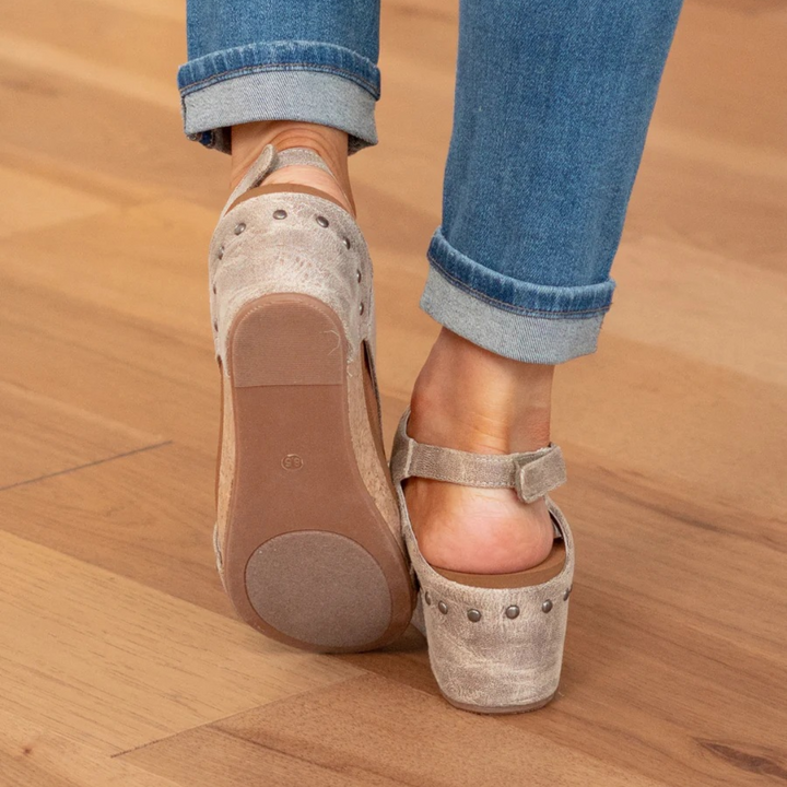 Divifa Linda Suede Wedge Sandals