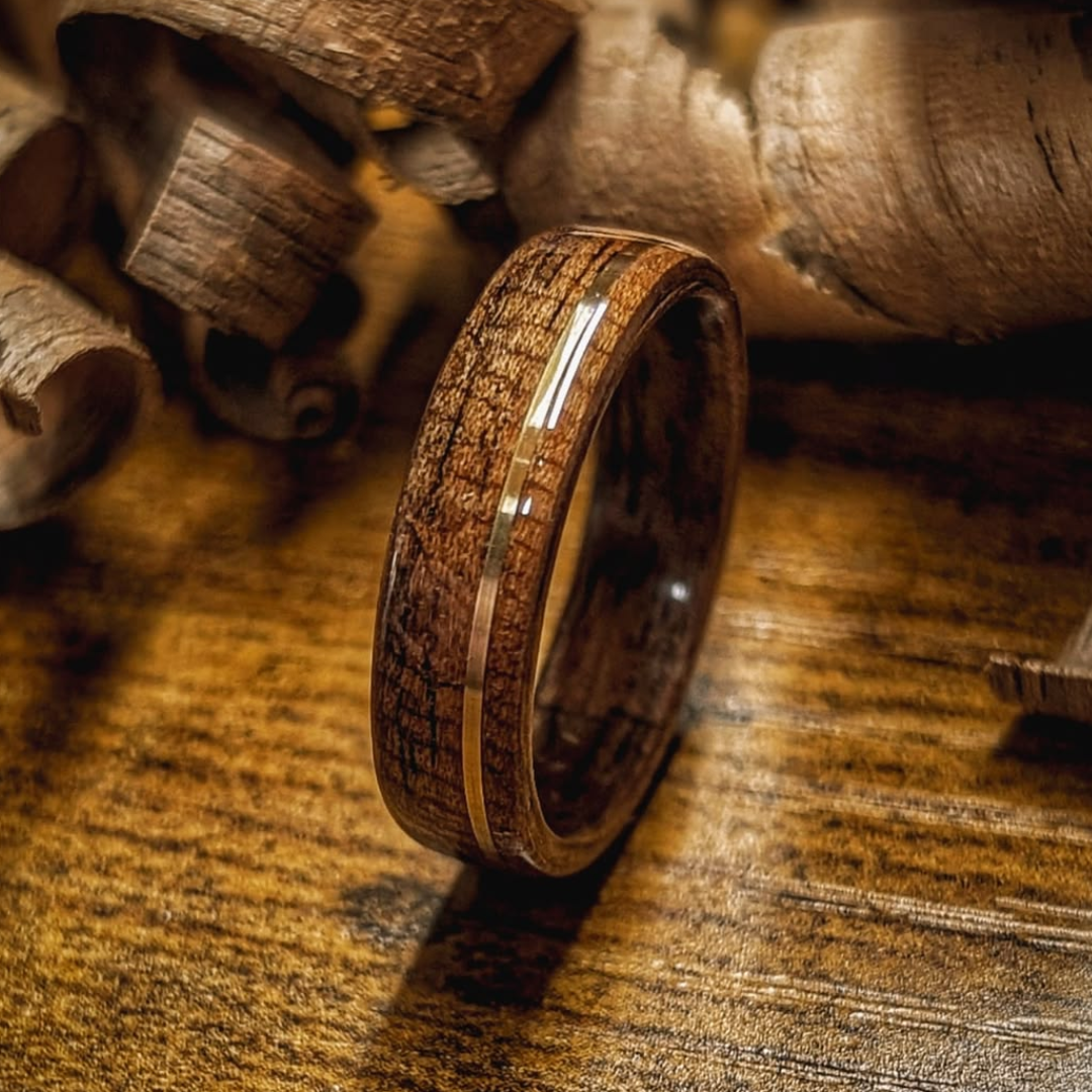 Divifa Imperial Engraved Ring in Gold-Plated stainless steel