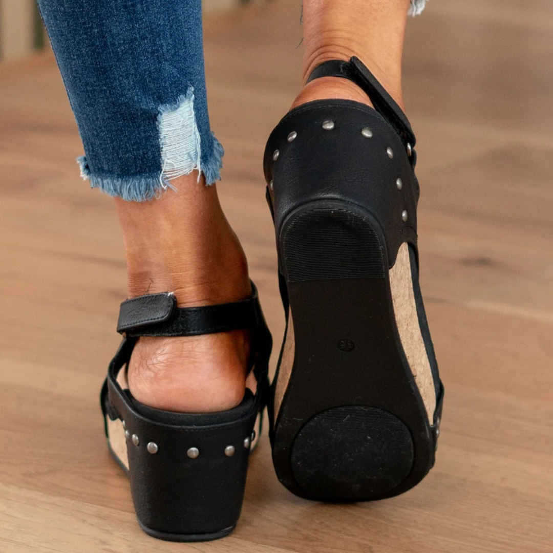 Divifa Linda Suede Wedge Sandals