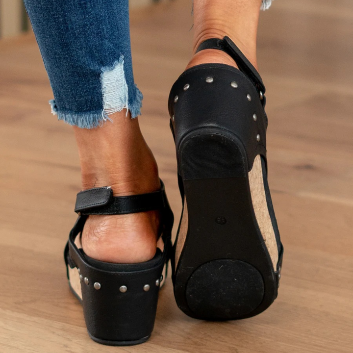 Divifa Linda Suede Wedge Sandals