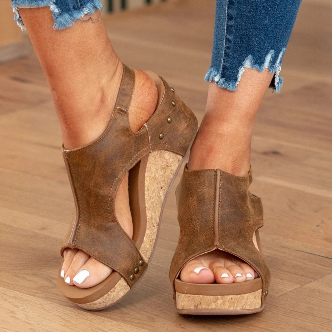 Divifa Linda Suede Wedge Sandals