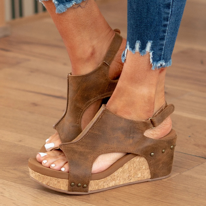 Divifa Linda Suede Wedge Sandals