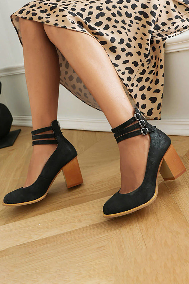 Divifa Casilda Smooth Sandals with Ankle Strap and Thick Heel