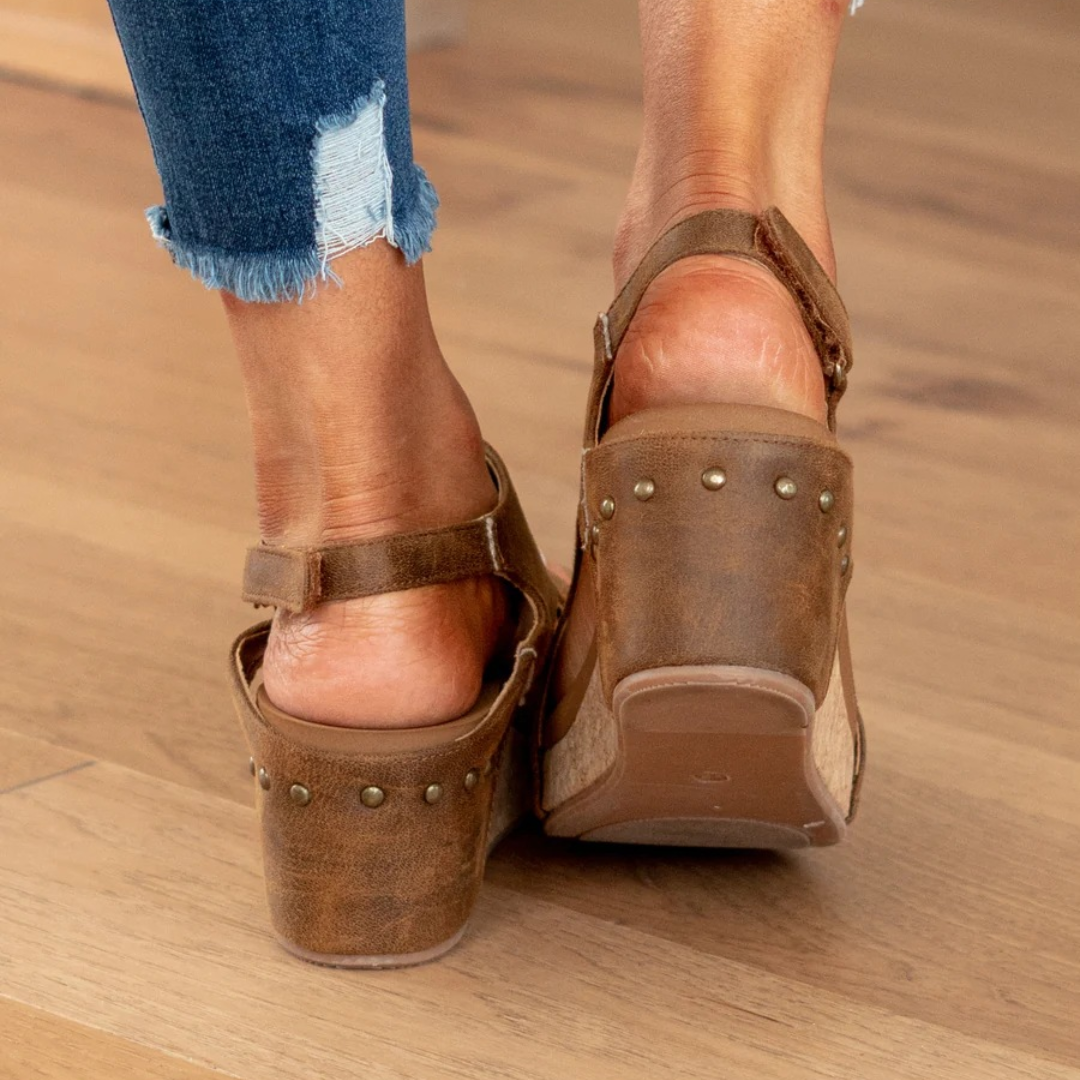 Divifa Linda Suede Wedge Sandals