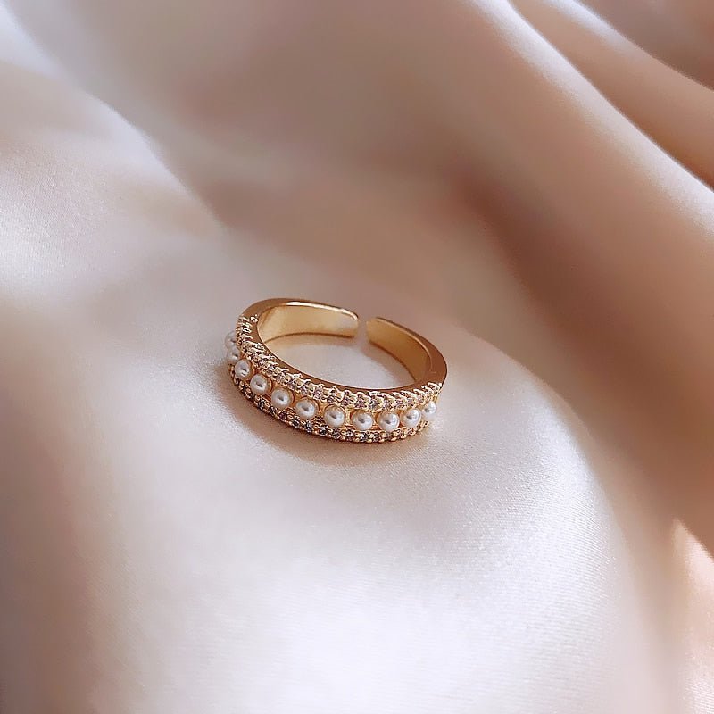 Divifa Pearls Ring in Gold-Plated stainless steel