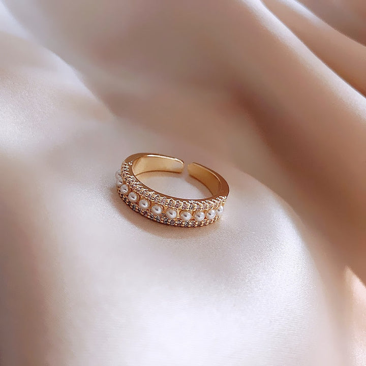 Divifa Pearls Ring in Gold-Plated stainless steel