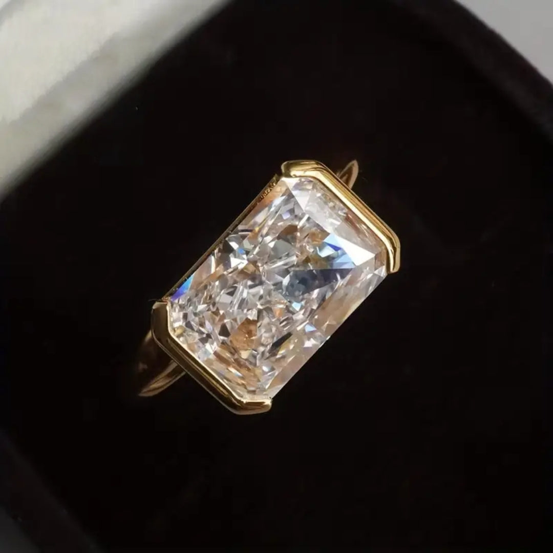 Divifa Rectangular Glass Ring in Gold-Plated stainless steel