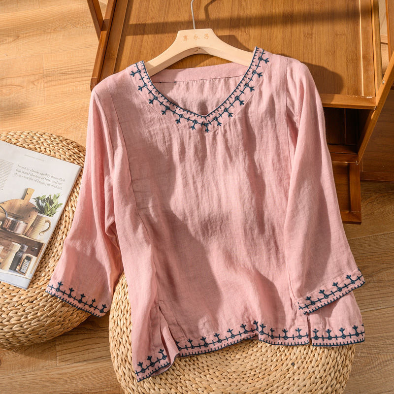 Divifa Mary Pattern V-Neck Blouse