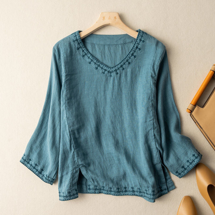 Divifa Mary Pattern V-Neck Blouse