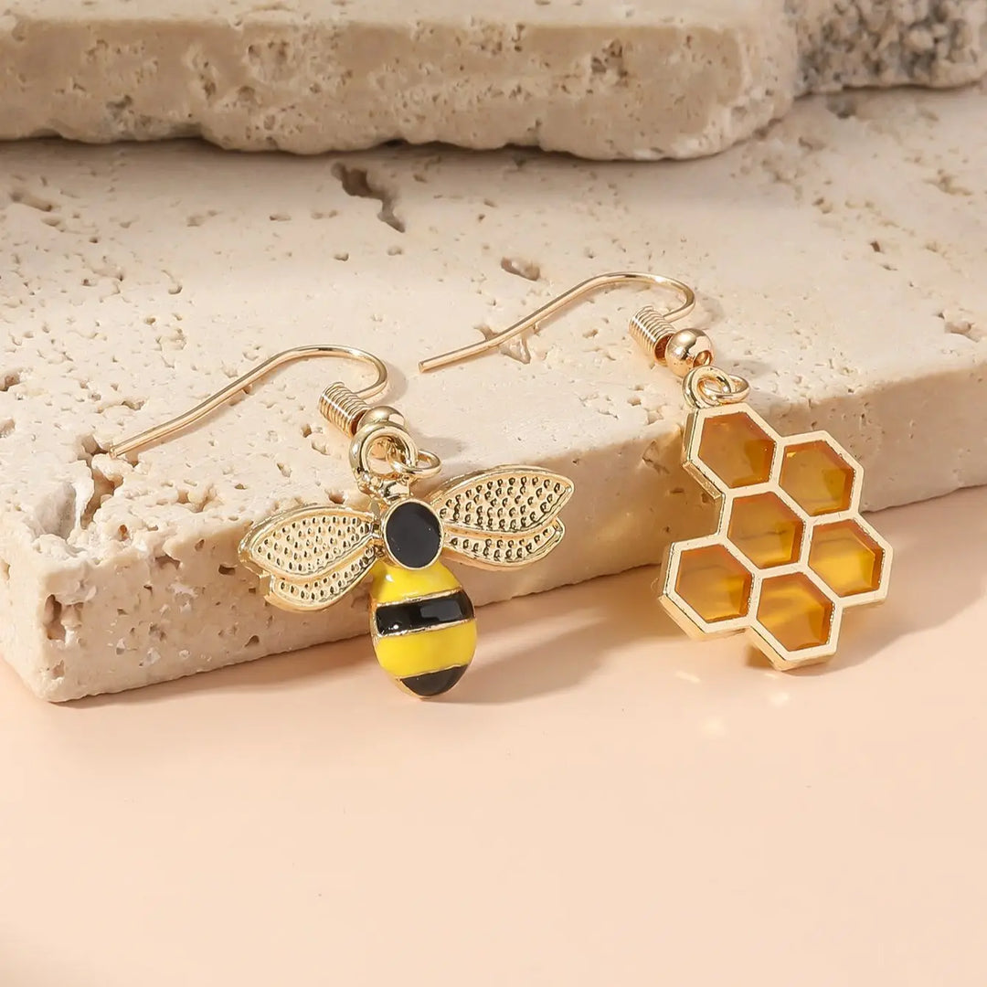 Divifa Honeycomb Bee Earrings in Gold-Plated stainless steel