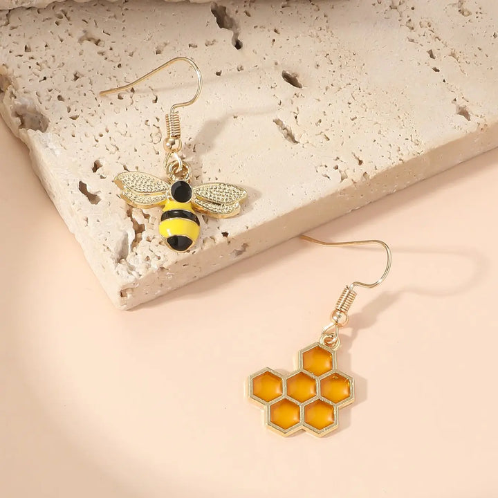 Divifa Honeycomb Bee Earrings in Gold-Plated stainless steel