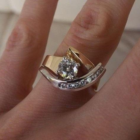 Divifa Radiance Irregular Ring in Gold-Plated stainless steel