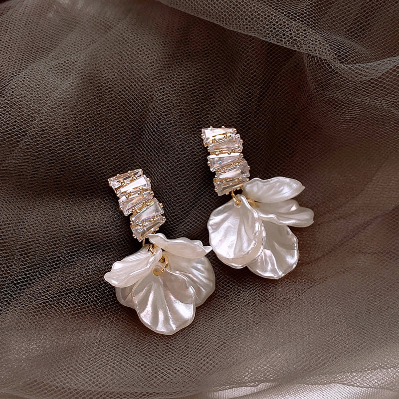 Divifa Petal Earrings in Gold-Plated stainless steel