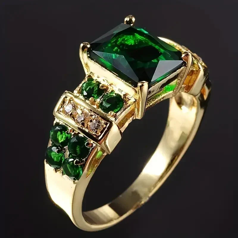 Divifa Exquisite Emerald Ring in Gold-Plated stainless steel