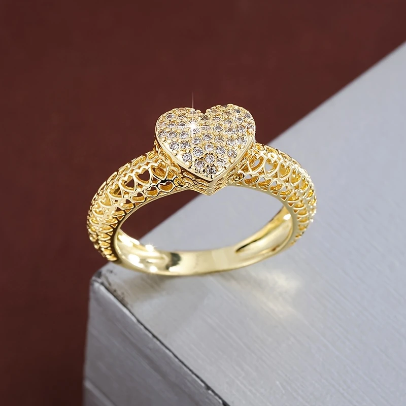 Divifa Bright Heart Ring in Gold-Plated stainless steel