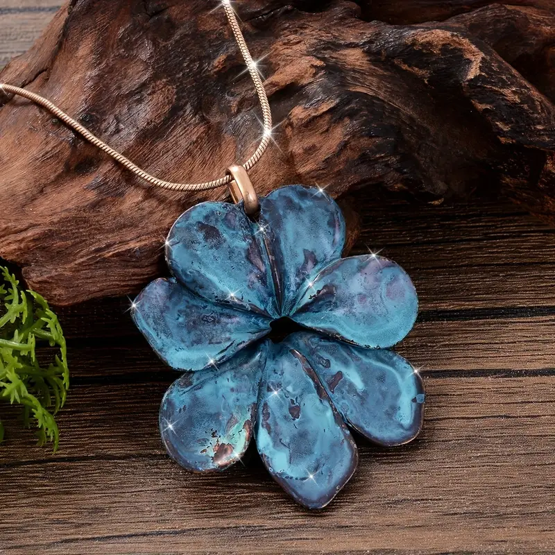 Divifa Blue Flower Necklace in Gold-Plated stainless steel
